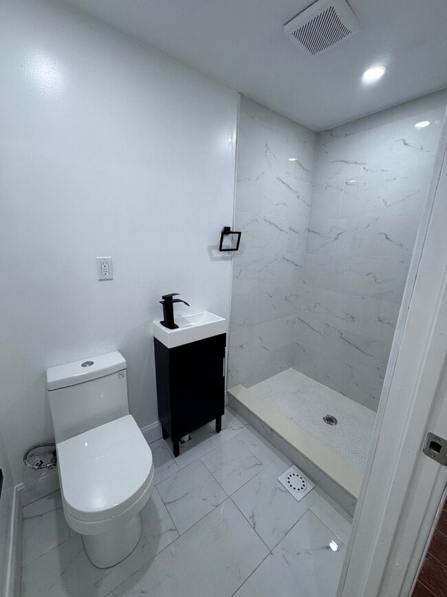 Photo - 647 N 16th St Unit 1