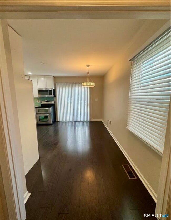 Photo - 41 Nash Pl Unit B