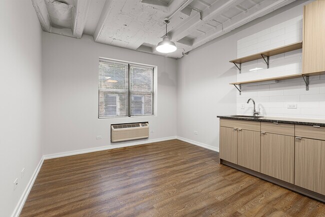 Photo - 5718 N Winthrop Ave Unit 801