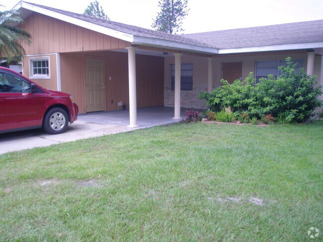 Building Photo - Newly renovated 2 bedroom duplex in Braden... Rental