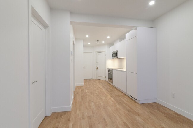 Photo - 2050 Av. Claremont Unit 14