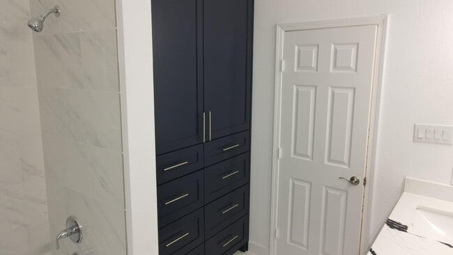 Photo - 5126 Lyndhurst Dr