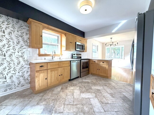 Photo - Gorgeous 3-bedroom single family home - Av...