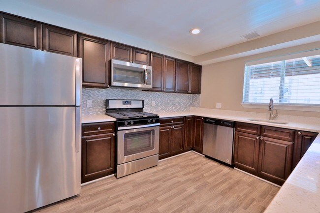 Lighthouse At Twin Lakes Apartment Homes For Rent In Beltsville