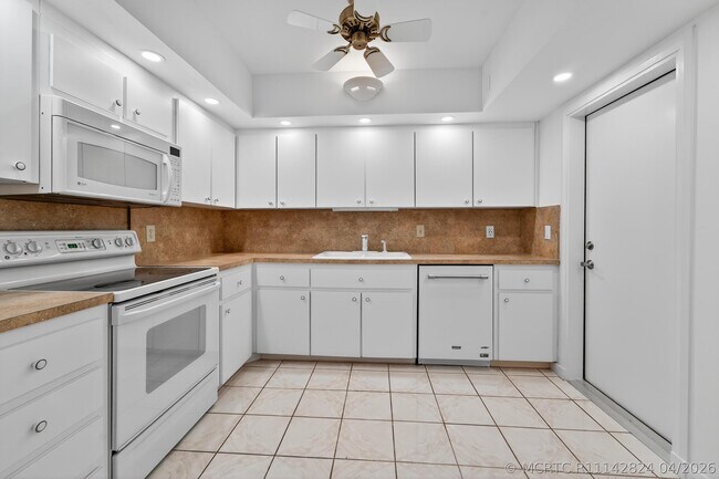 6 Concourse Dr Unit A