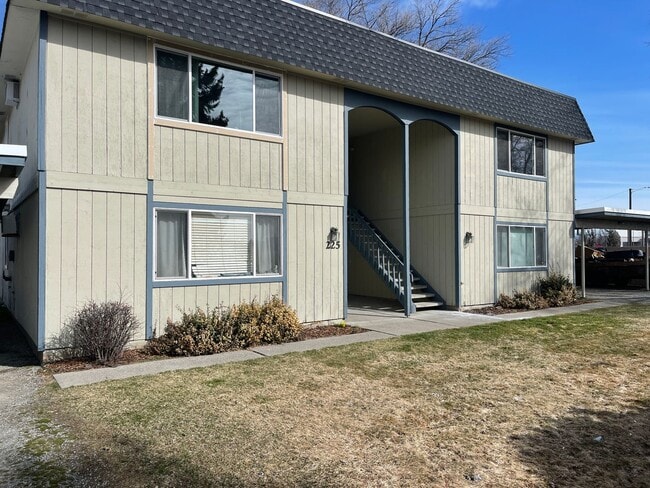 Building Photo - 225 E Westview Ave Unit 2