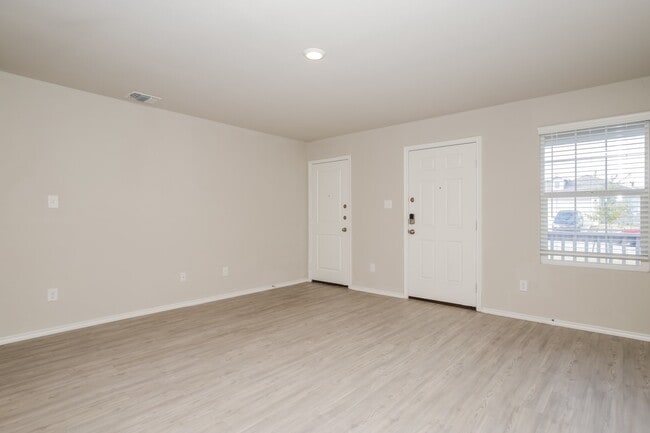 Photo - 5734 Leon Pl