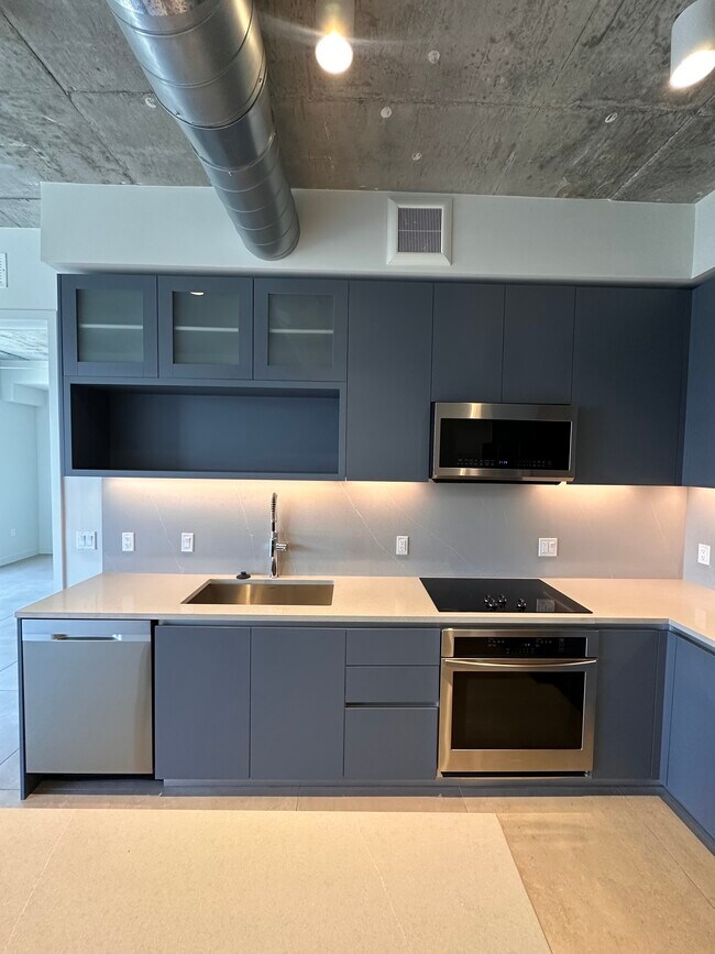 Photo - 142 NW 31st St Unidad B21