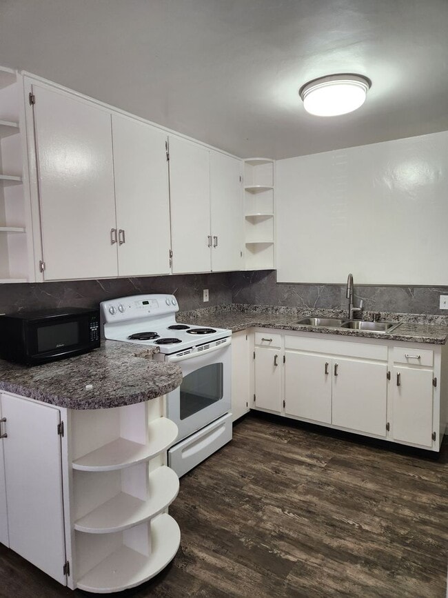 Leland Avenue - VFILL - Leland Avenue - VFILL Apartment Unit 2525 Leland Avenue