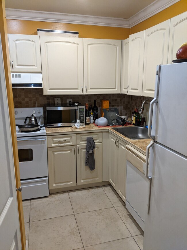 Photo - 10413 N Kendall Dr Unidad B106