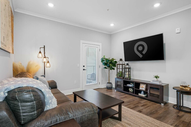 Building Photo - Pointe Grand Davenport Rental