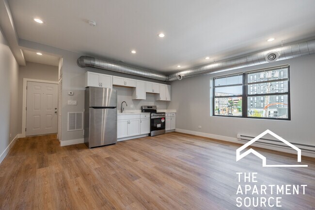 Building Photo - 1219 W Devon Ave Unit 205 Rental