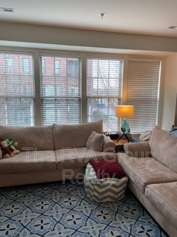 Photo - 4941 Old Main St