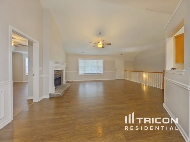 Photo - 119 Creekwood Dr