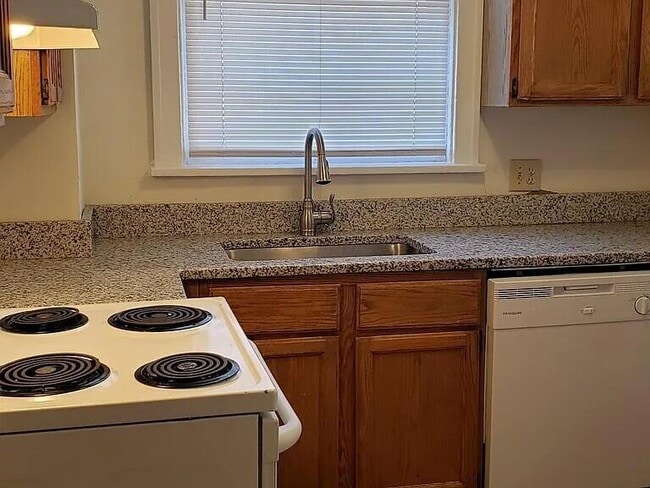 Photo - 2679 Indianola Ave