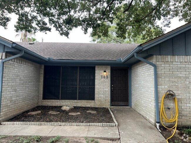 Building Photo - 109 Laguna Dr Rental