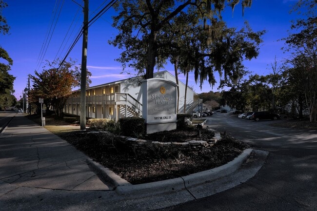 01_1817_W_Call_St_Tallahassee_FL_32304-Others-IMG_7506