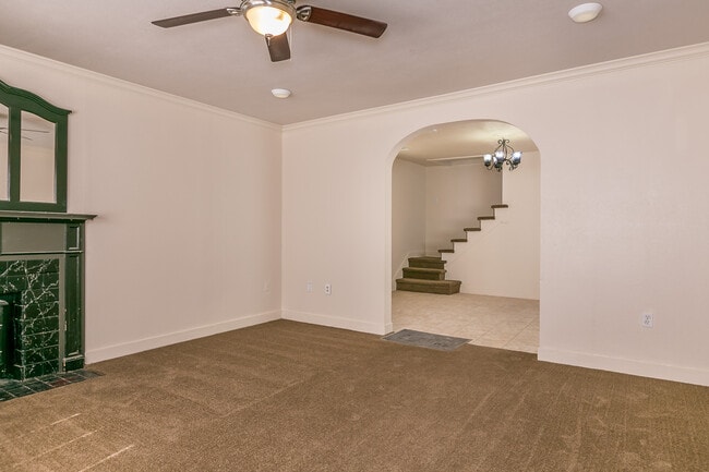 Photo - Adorable 3 Bedroom Home in Sunset Addition!