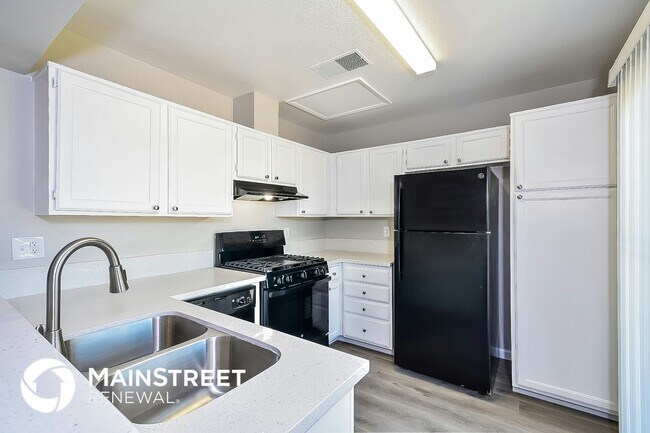 Photo - 2389 Los Feliz St