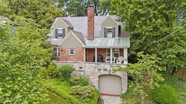 Photo - 73 Oakwood St House