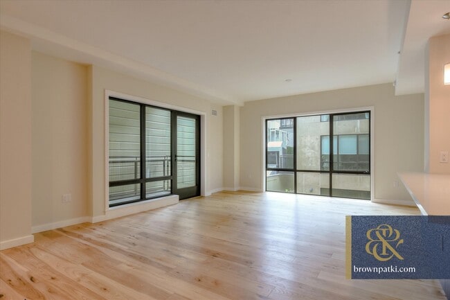 Photo - 1731 Powell St Unit 305