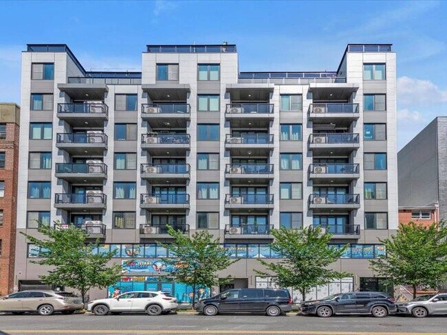 Building Photo - 15 West End Ave Unit 8A