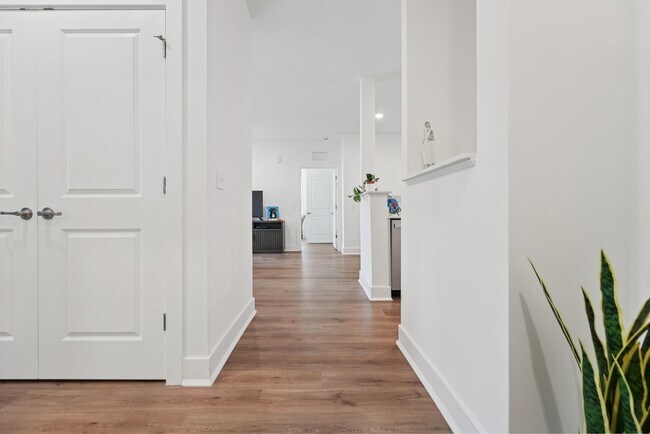 Photo - 5104 Mary Ashby Wy