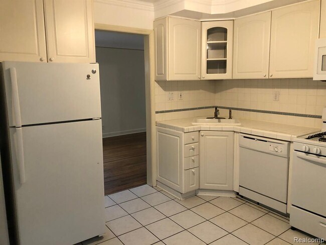 Photo - 16811 Beech Daly