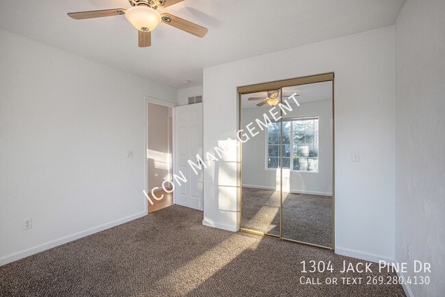 Photo - 1304 Jack Pine Way