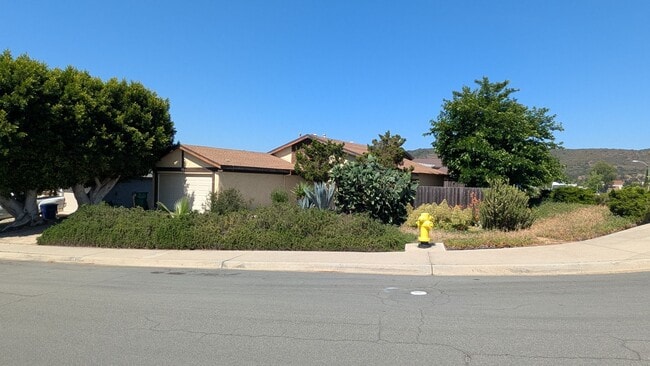 Available July 1 - Updated House in Mira Mesa - Available July 1 - Updated House in Mira Mesa