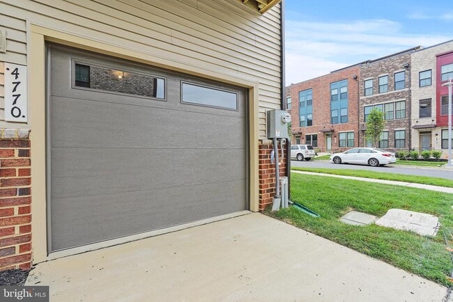 Photo - 4770 Towne Square Blvd