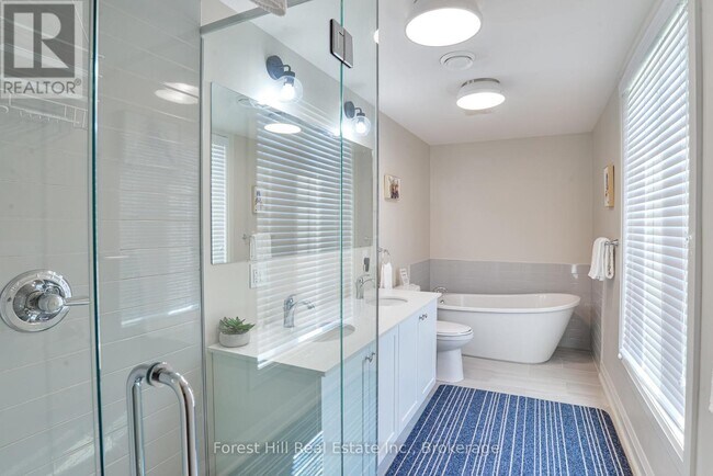 Photo - 2054 Peninsula Rd