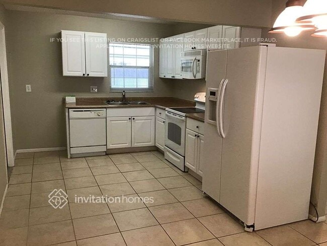 Photo - 2805 39th St W