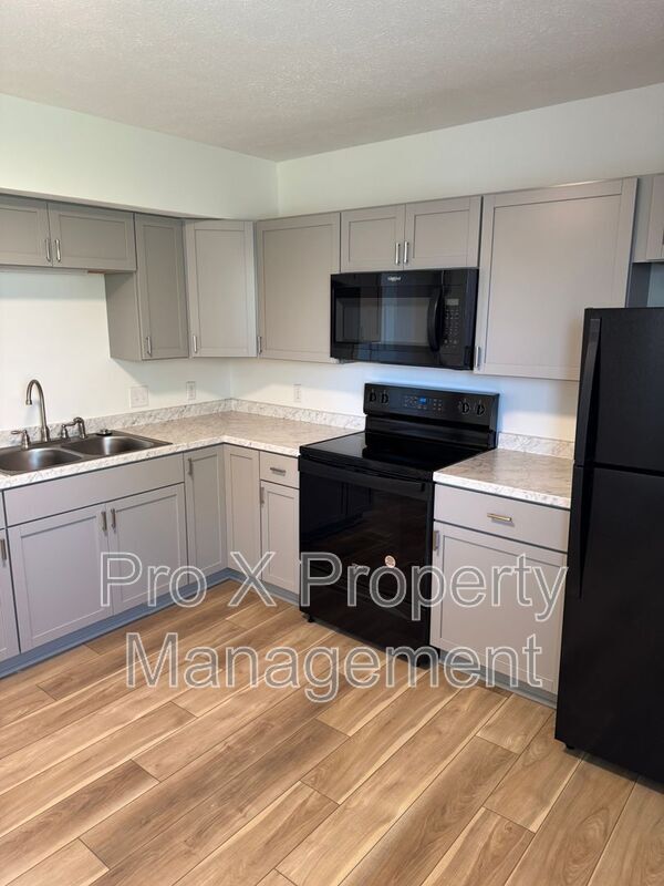 Photo - 615 E Bain St