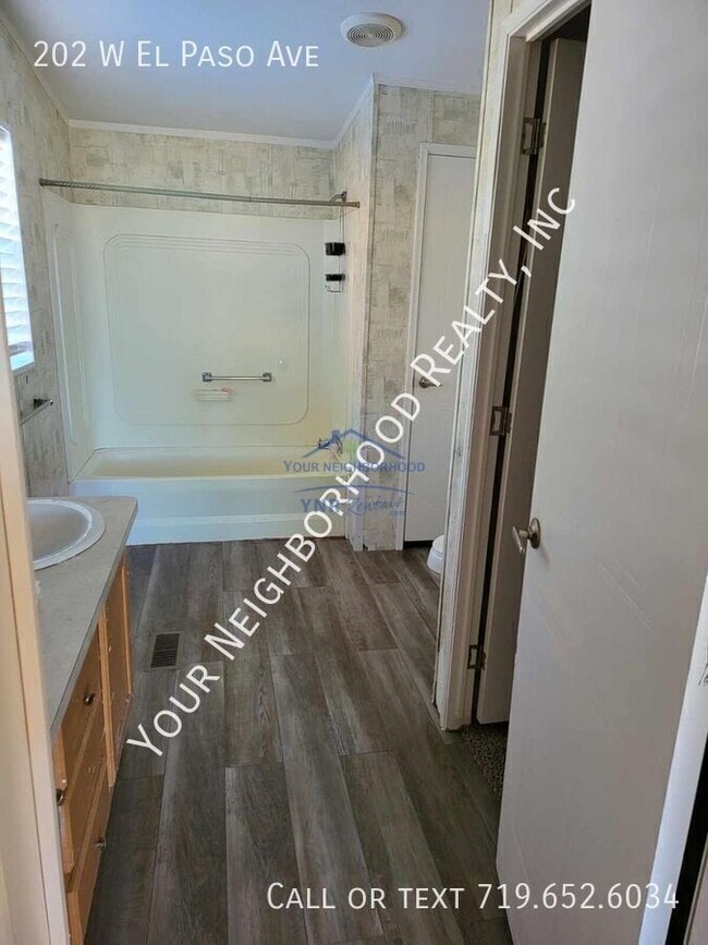 Photo - 202 W El Paso Ave
