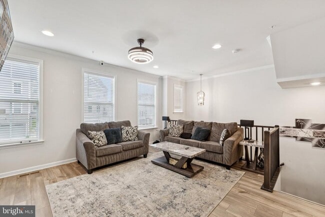 Photo - 8906 Beckett St.