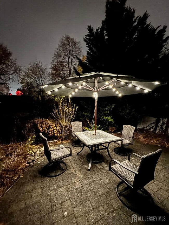 Photo - 123 W Kelly St