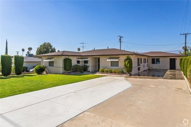 Building Photo - University Ave Unit 24500 University Ave Rental