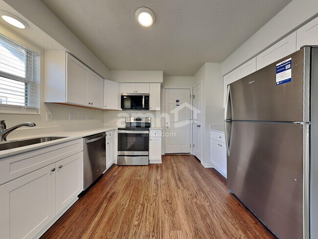 Photo - 3270 Village Dr