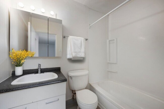 Photo - Hillside Manor