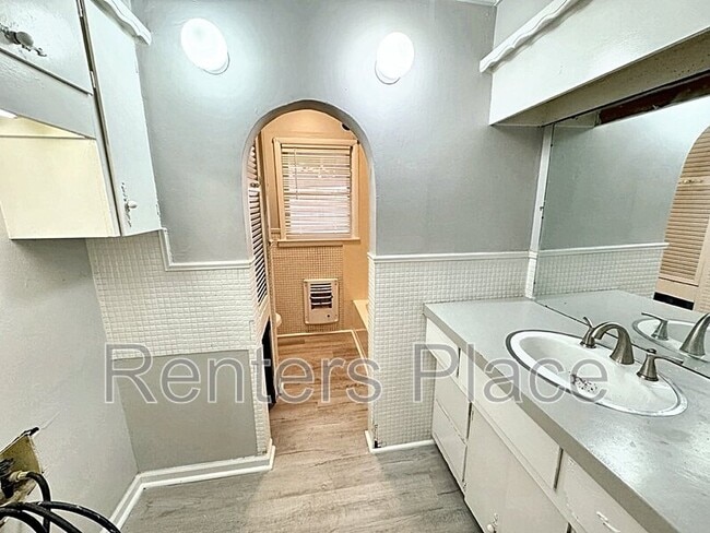 Photo - 5 S Hickory St