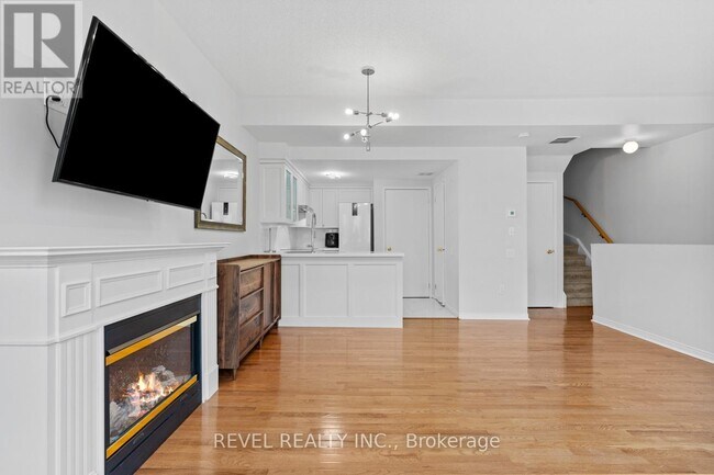 Photo - 760 Lawrence Ave W