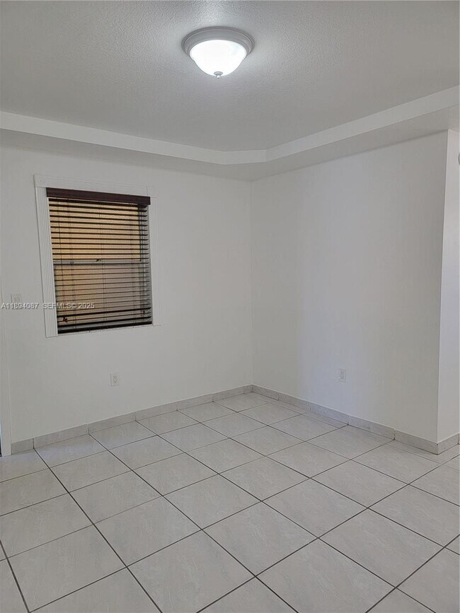 Photo - 1975 NE 135th St Unit 2I