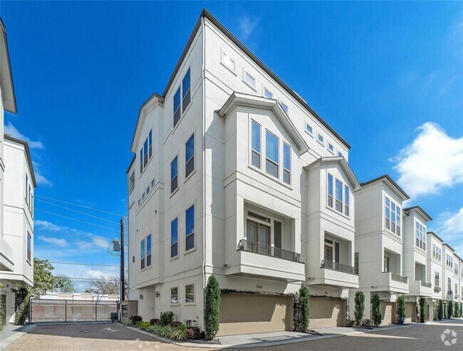 Building Photo - 5469 Larkin St Rental