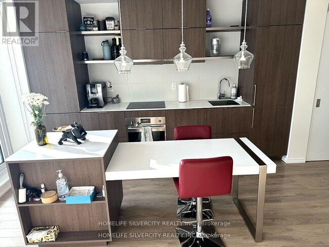 Photo - 197 Yonge St Unit 2710
