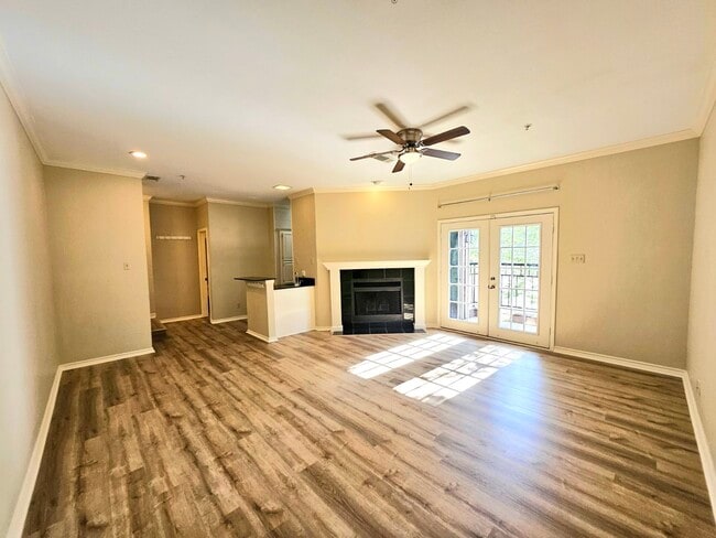 Building Photo - 6004 Auburndale Ave Unit C