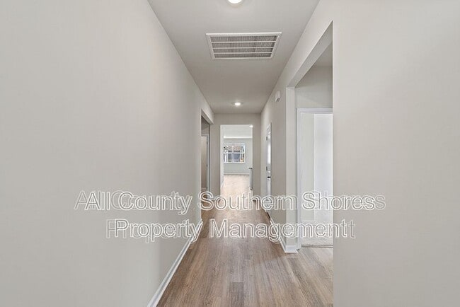 Photo - 215 Konik St