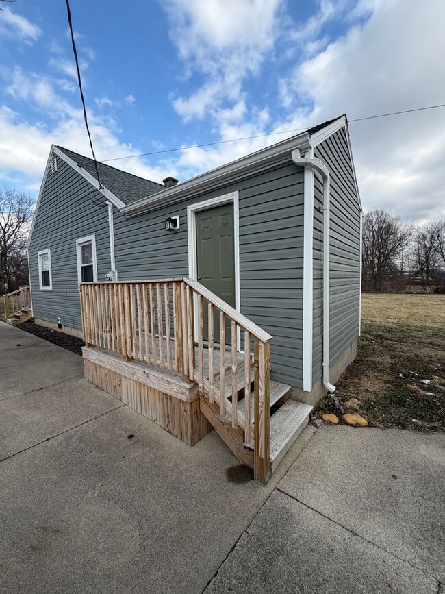 Photo - 405 E Cowing Dr