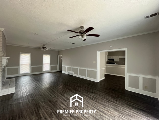 Photo - 8555 Buckhurst Rd