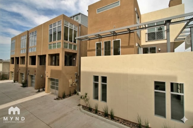 Building Photo - 3980 Dove St